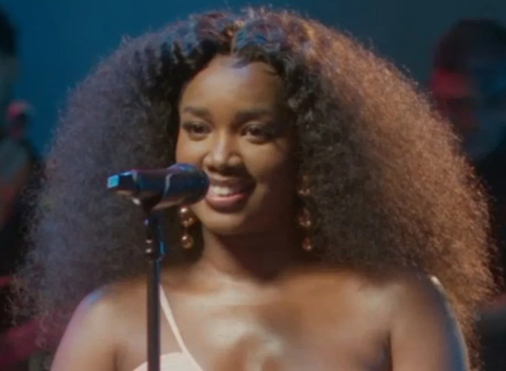 IZA faz live sensível com performances para confirmar gravidez: “Vem aí o mini talismã” IZA faz live sensível com performances para confirmar gravidez: “Vem aí o mini talismã”