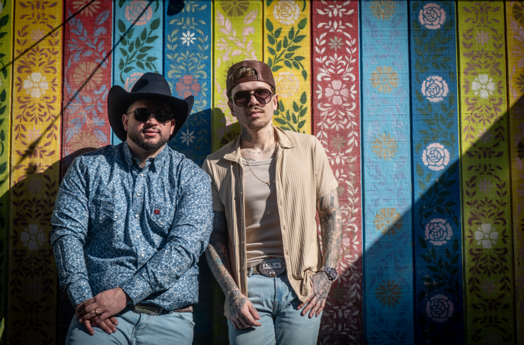 Depois do estrondoso sucesso de “Velhos Hábitos”, Felipe e Rodrigo anunciam novo audiovisual Depois do estrondoso sucesso de “Velhos Hábitos”, Felipe e Rodrigo anunciam novo audiovisual