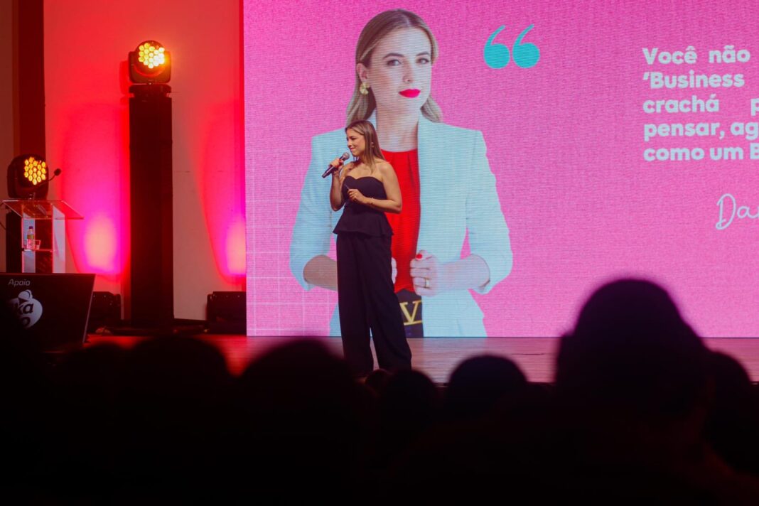 As dores invisíveis do RH: Como a liderança de “super-herói” pode adoecer equipes sem perceber As dores invisíveis do RH: Como a liderança de “super-herói” pode adoecer equipes sem perceber